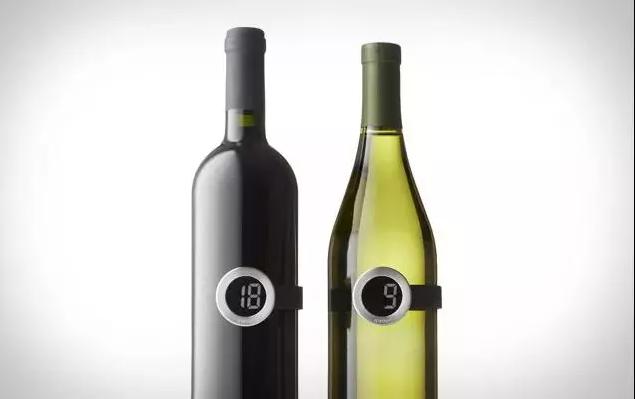 葡萄酒瓶塞漏了,葡萄酒漏了