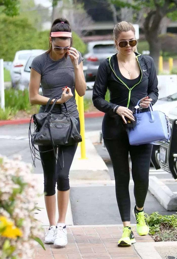 云朵包怎么搭配好看,云朵包秋冬穿搭