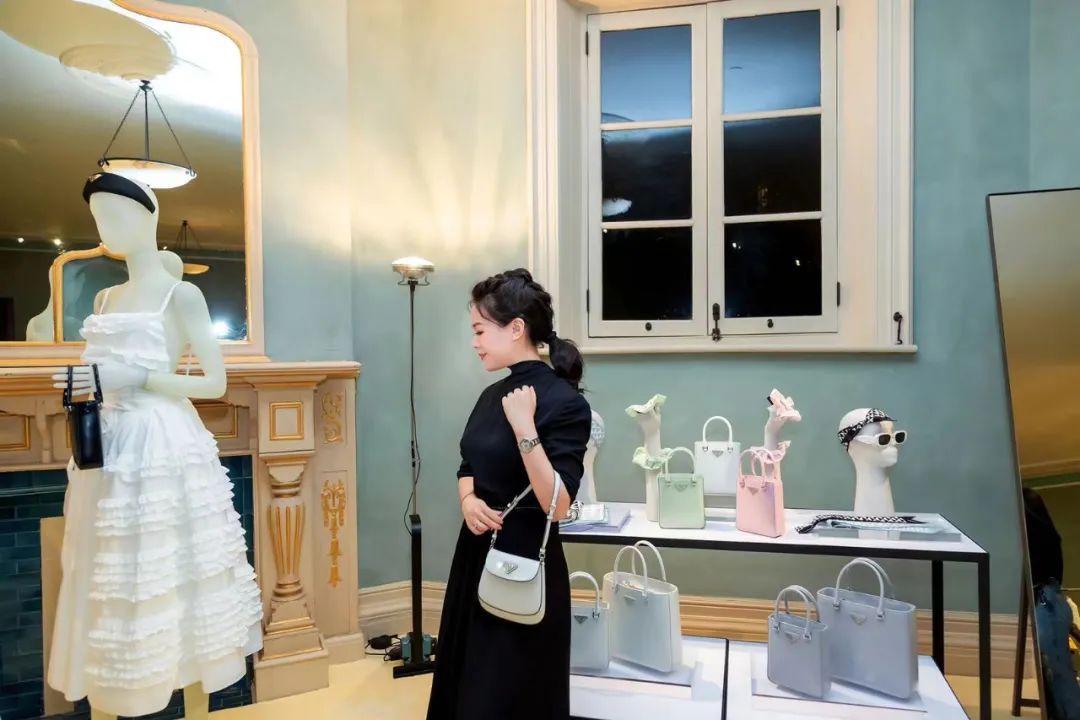 情侣送礼物不应该送什么,情侣之间送礼物不对等