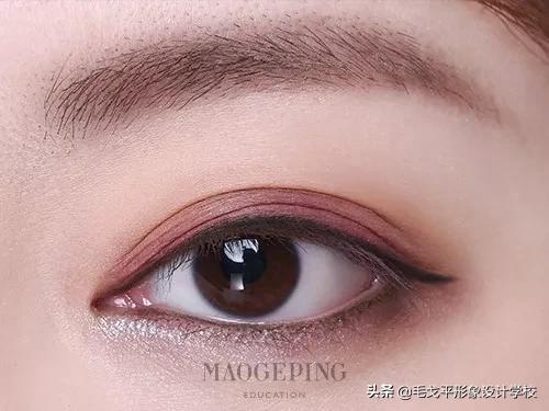 怎么避免眼妆脏,怎样防止眼妆脱落