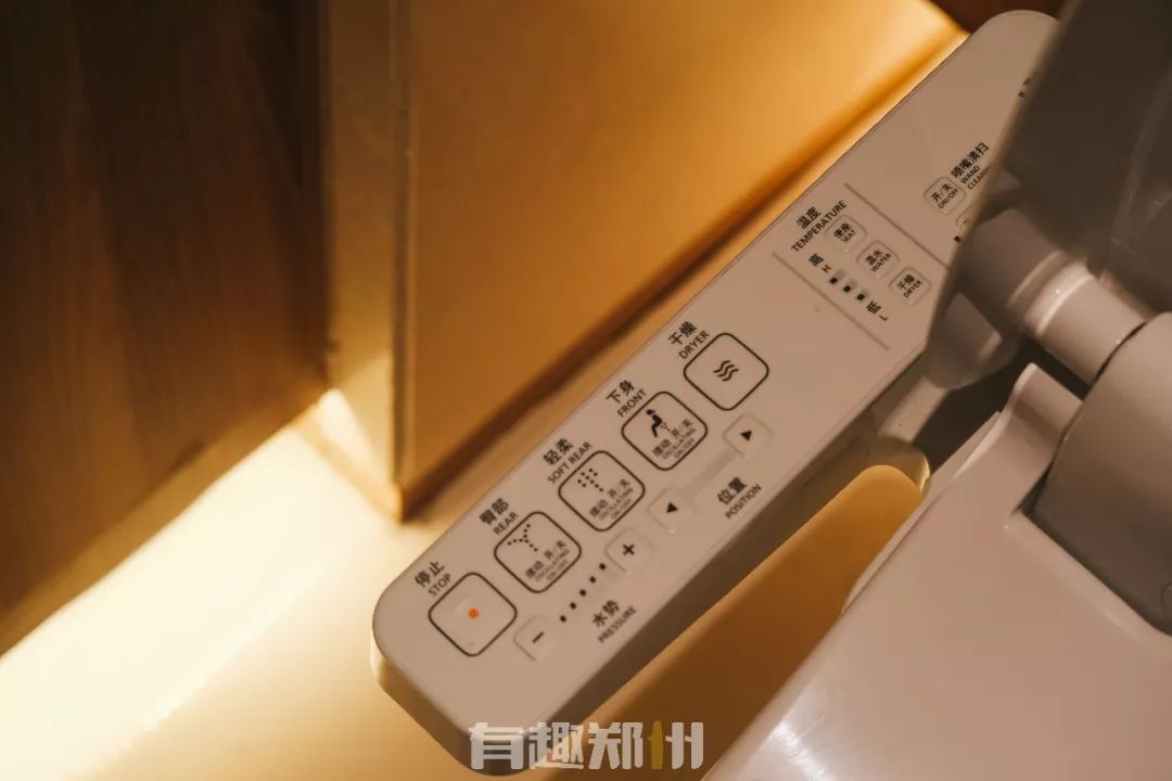 郑州建业凯旋广场开业的第一个周末，亲测：到底好不好逛