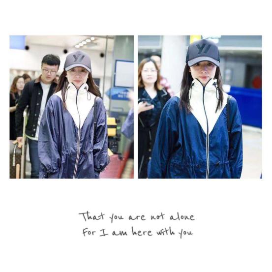 董洁皮毛一体外套,董洁蓝色光滑亮丽的外套