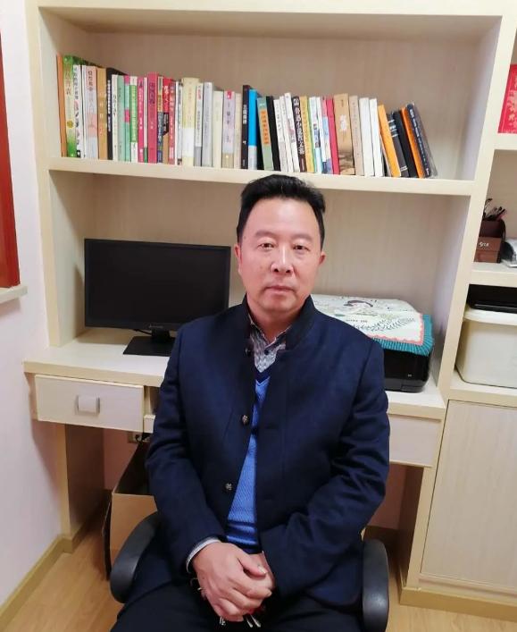 谢世雄：一件呢子大衣