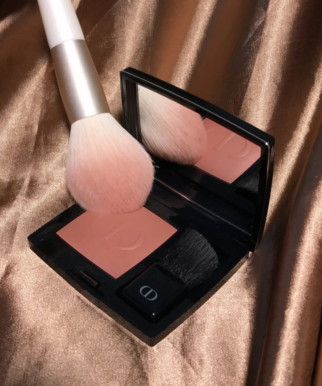 很显气色的腮红,超漂亮的腮红好看又上色