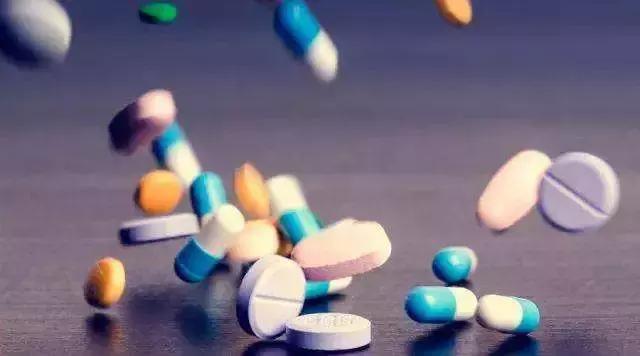 23岁女生诊出乳腺增生，怪自己常做一件事，多数女人可能不好改