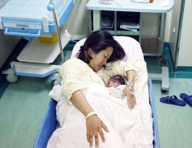 生完孩子，产后三天要关注这三点，产后身体和饮食护理也不能忽视