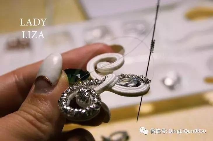 珍珠手工串珠教程,串珠教程简单优雅的s型珍珠耳坠