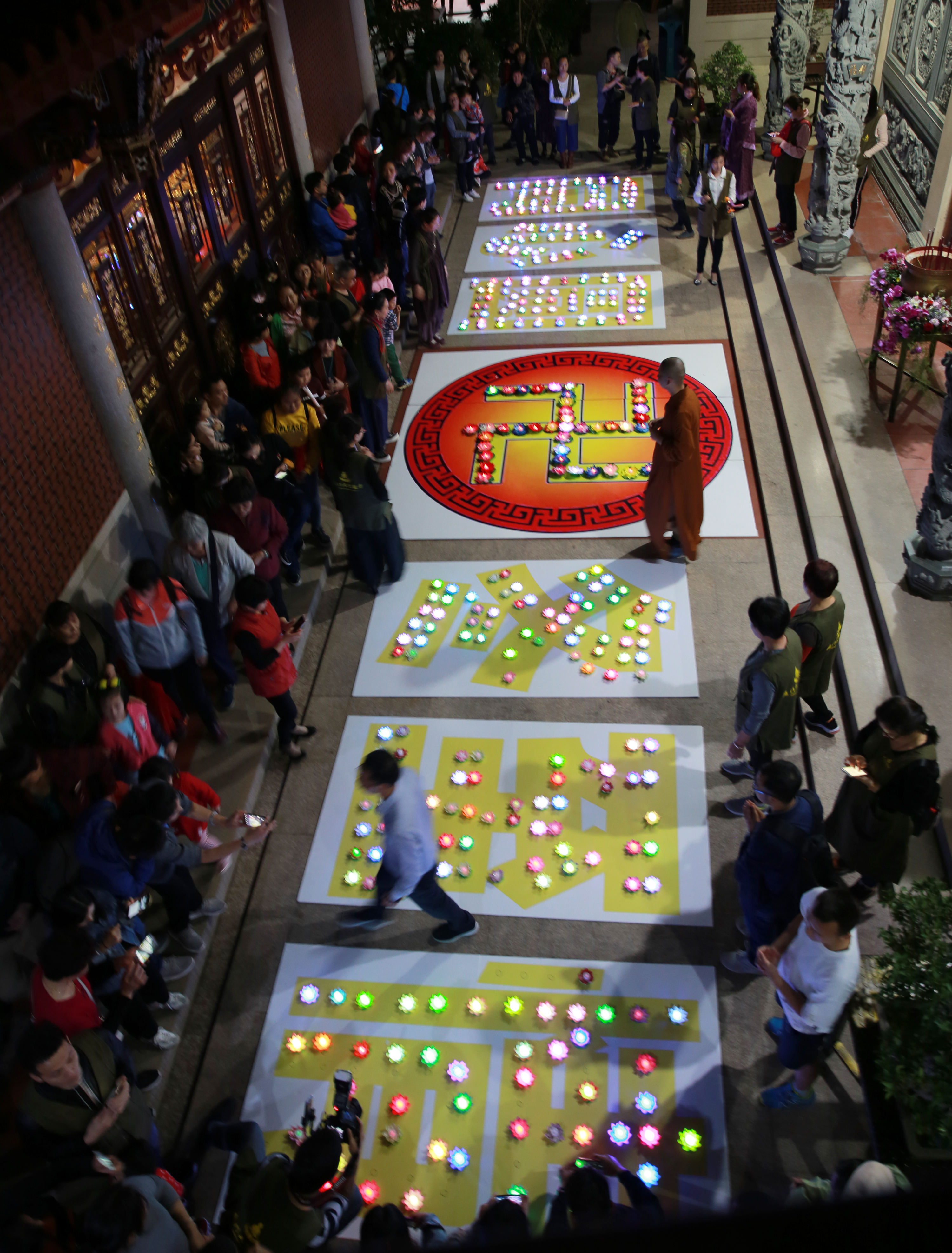 三角梅爆花盆景,三角梅巨桩盆景