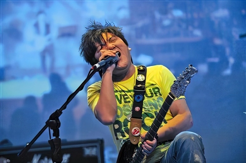 杨臣刚新歌,杨臣刚一首歌赚了多少钱