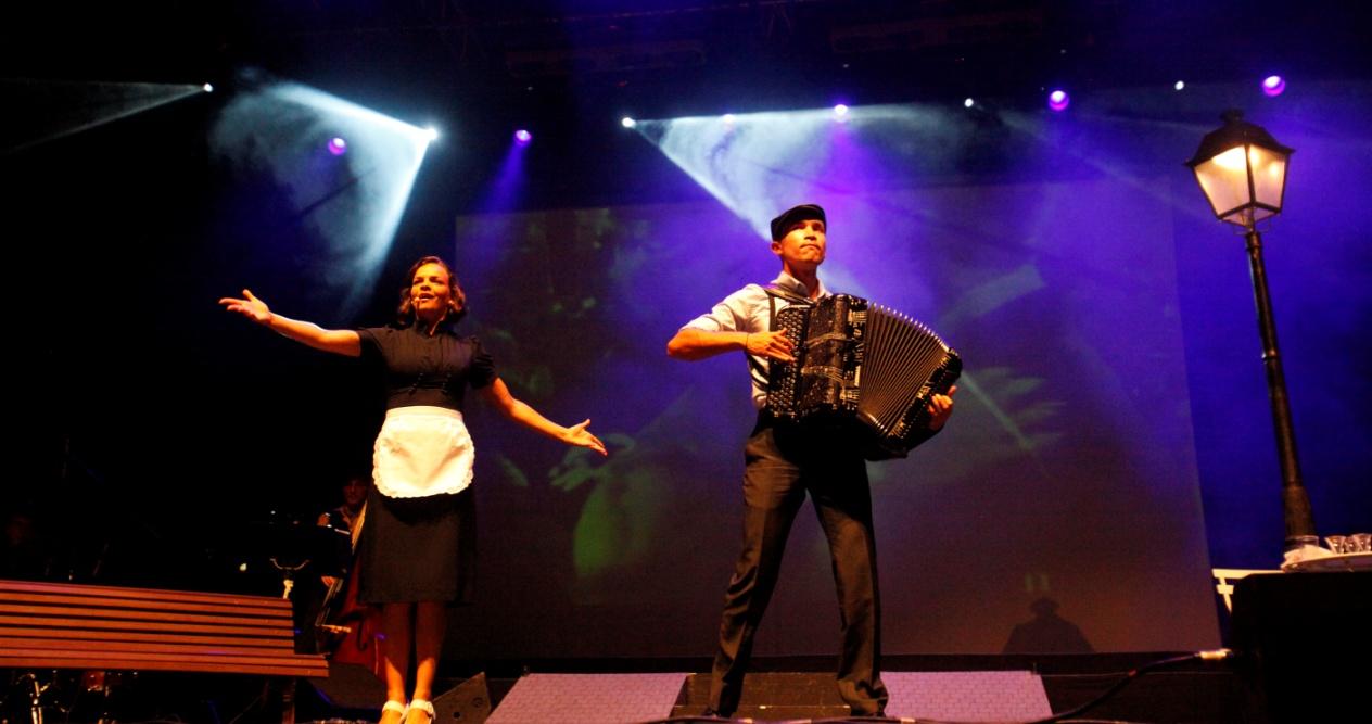 法国原版琵雅芙舞台传记音乐戏剧《玫瑰人生》