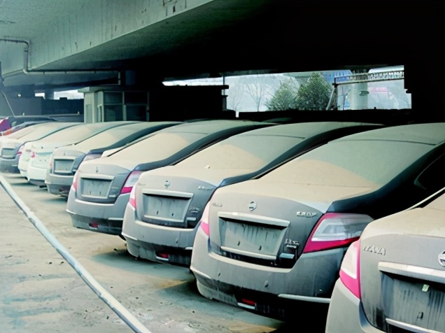 交了订金提车发现库存车,4s店买车付定金又反悔