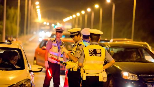 斑马线被车撞了都能要求赔偿什么,被车撞住院了要求赔偿什么费用