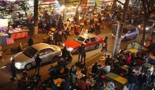 涓婃捣浜虹溂涓殑褰郸鏂版潙,涓婃捣浜虹溂閲岀殑褰郸鏂版潙