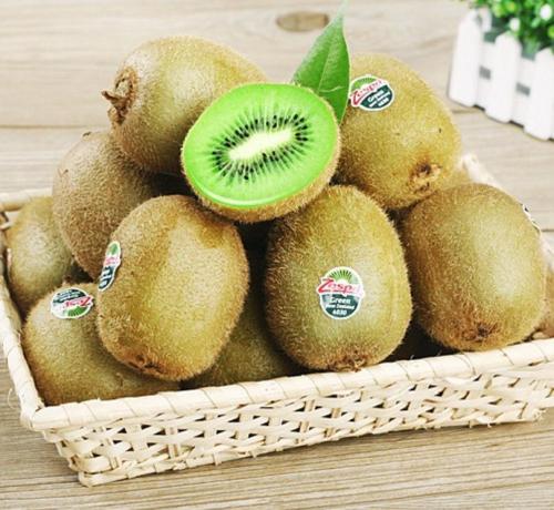 购买猕猴桃，要问清楚是红心、黄心还是绿心，差别挺大，别买错了