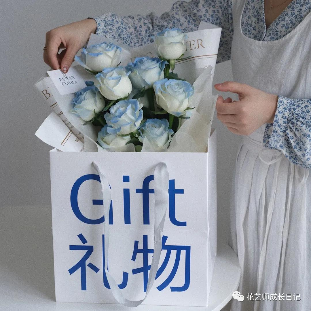 节日特辑vol.3|520碎冰蓝玫瑰花束，再来一波