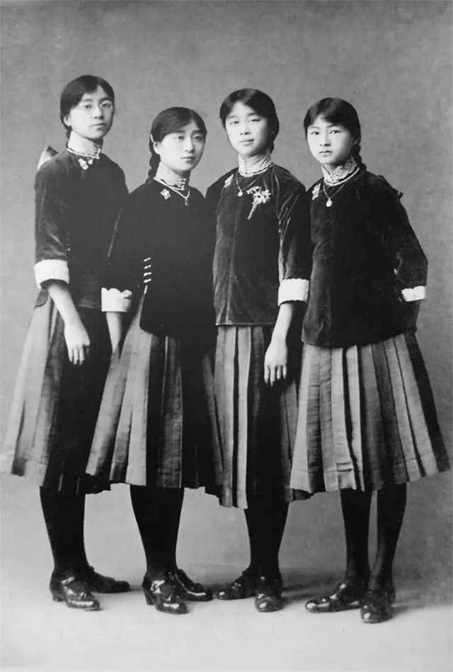 梁思成第二任妻子林洙的照片有吗,梁思成第二任太太林洙简介