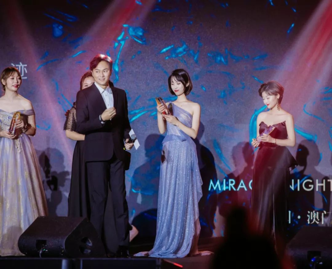 鐪熶汉涓撹,鐪熶汉閲囪