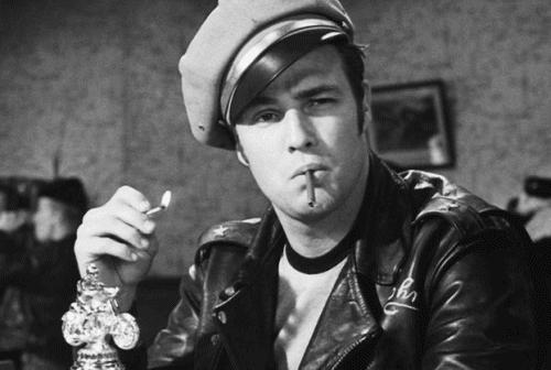 pu皮衣皱了怎么快速弄平,没熨斗怎么让褶皱的皮衣变平整