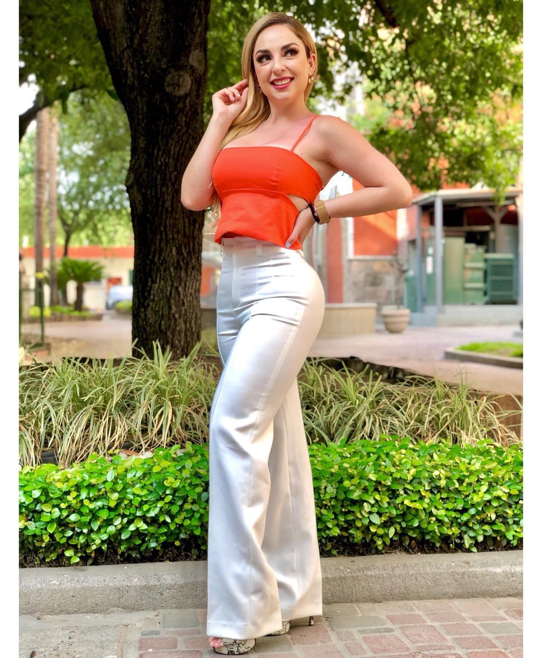 体重不过百的墨西哥美女，看到她的身材后，我承认我羡慕了