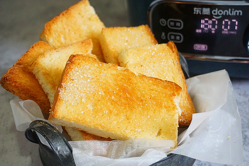 黄油面包干教程,蜜糖黄油面包干步骤