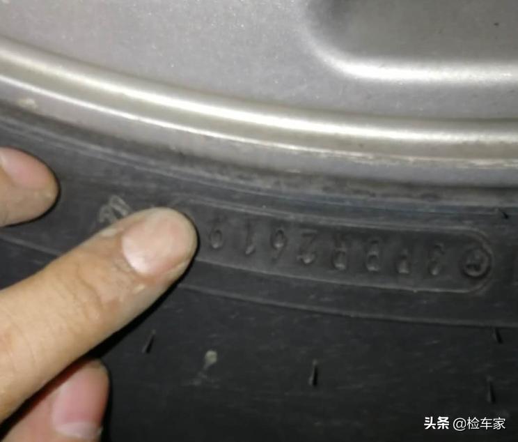 丰田兰德酷路泽手刹刹车位置,酷路泽28万左右的车