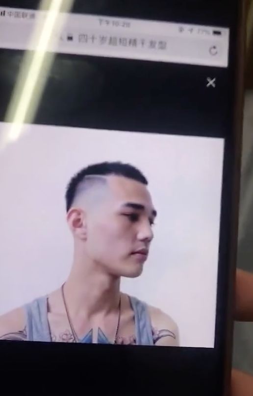 自己在家剪头发又染头发,在家自己给小女孩剪头发