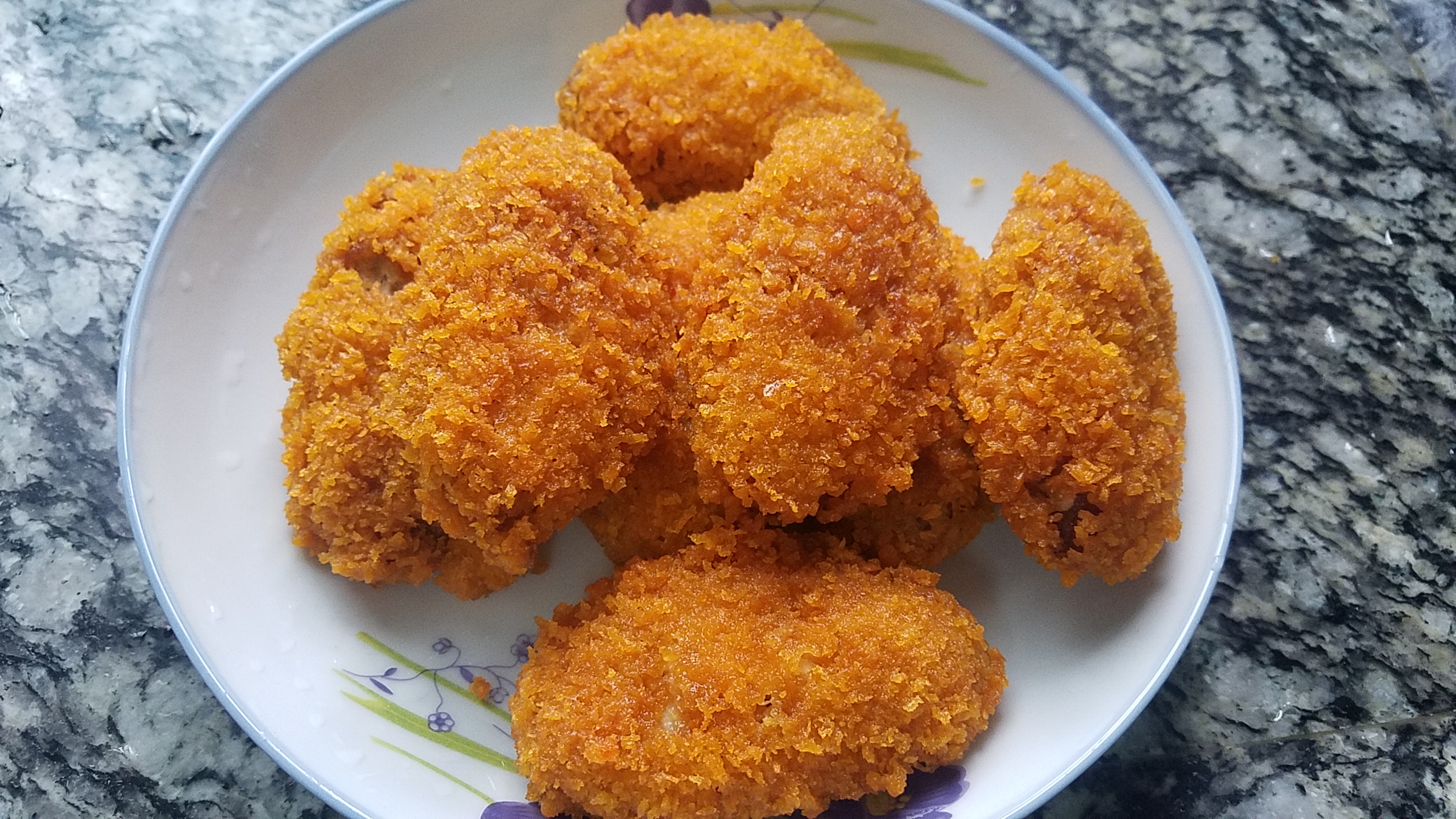 如何做卤香味瑞士鸡翅,辣盐鸡翅香味扑鼻而且做法也简单