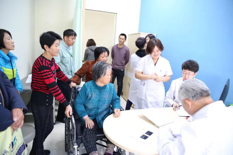 大医精诚健康养生,医院健康扶贫工作