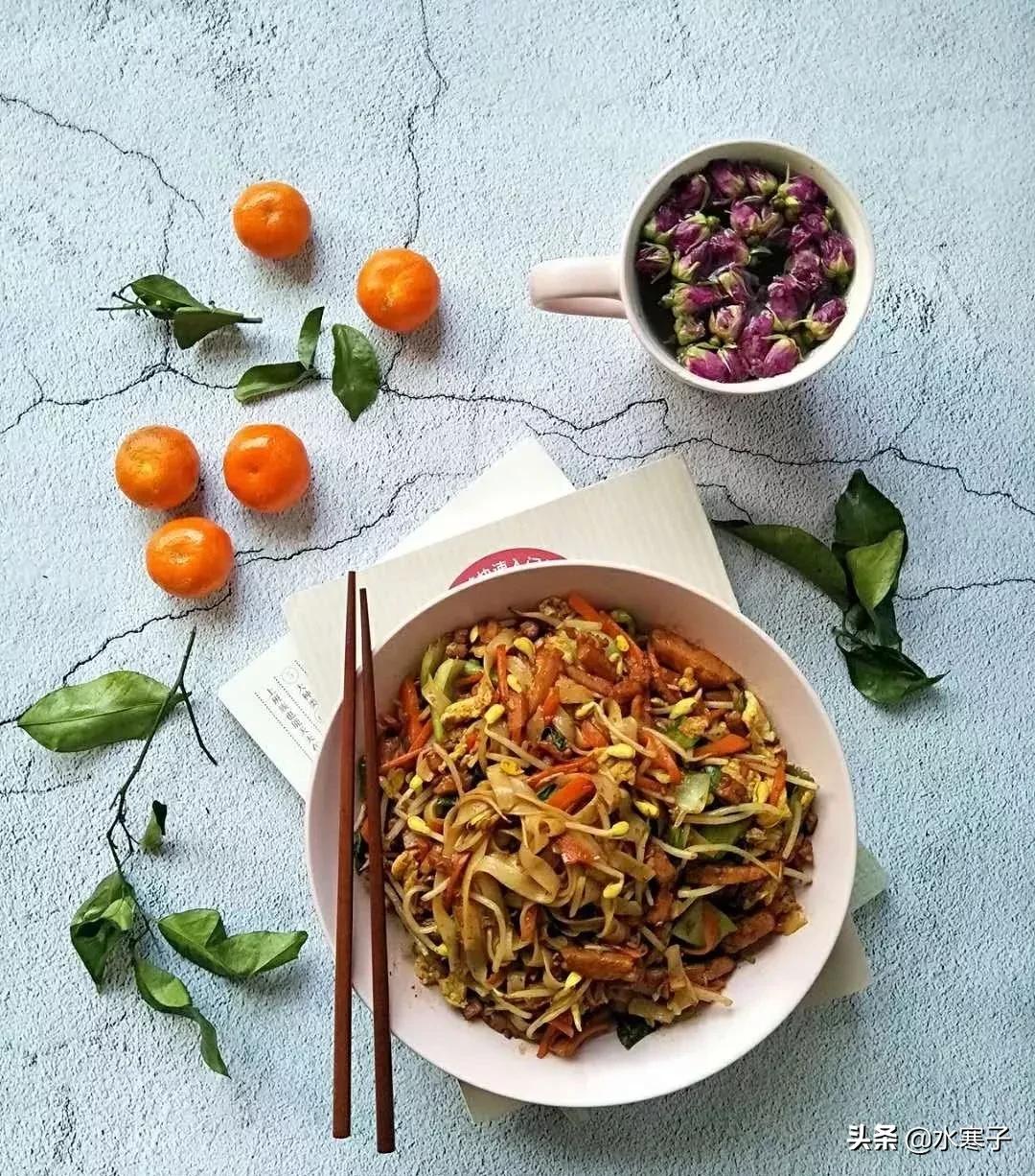 炒河粉的粉需要焯水吗,炒河粉时河粉用不用焯水