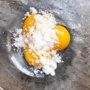 金牌育儿嫂爱做的3种蒸蛋糕,金牌育儿嫂宝宝三个月视频