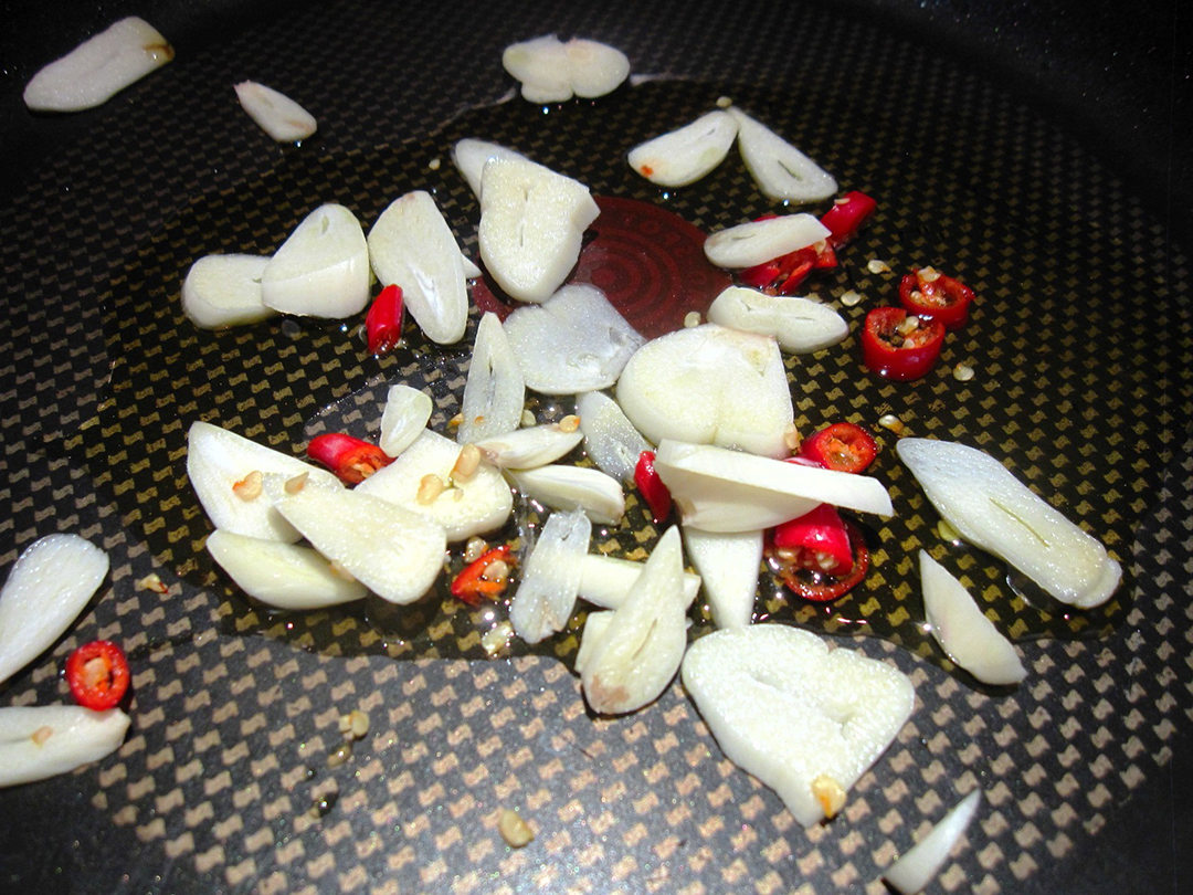 炒意面不加番茄,炒意面用什么面条