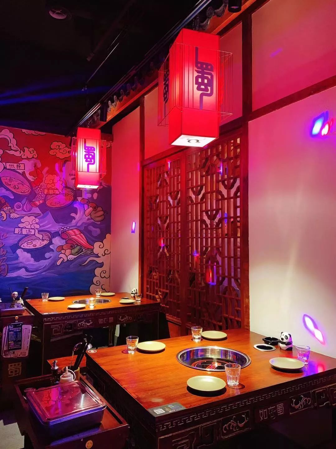 藏在火锅店里的最强演艺，吃着火锅听着歌，长春这家店真是嗨爆了