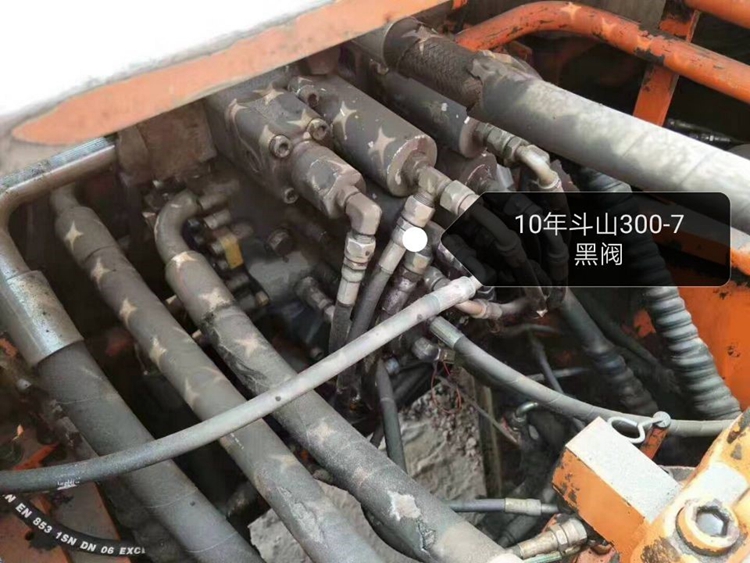 新疆二手斗山300挖机,斗山300挖掘机价格