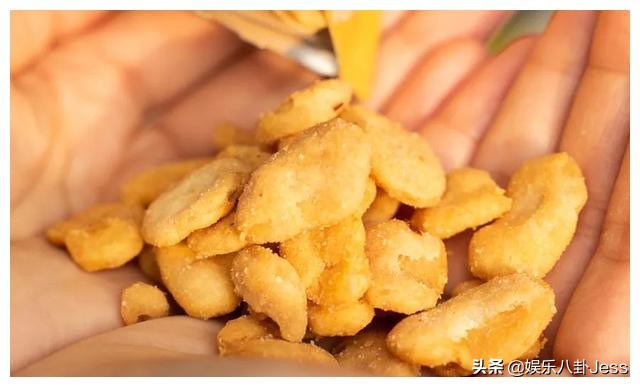 在李佳琦直播间买零食，是个划算的选择吗？