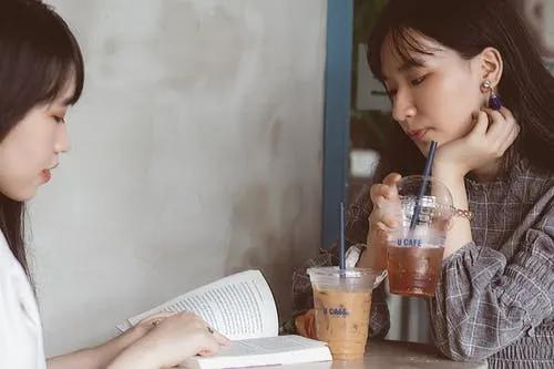 闺蜜损友你身边有吗,小心闺蜜毁了你的感情