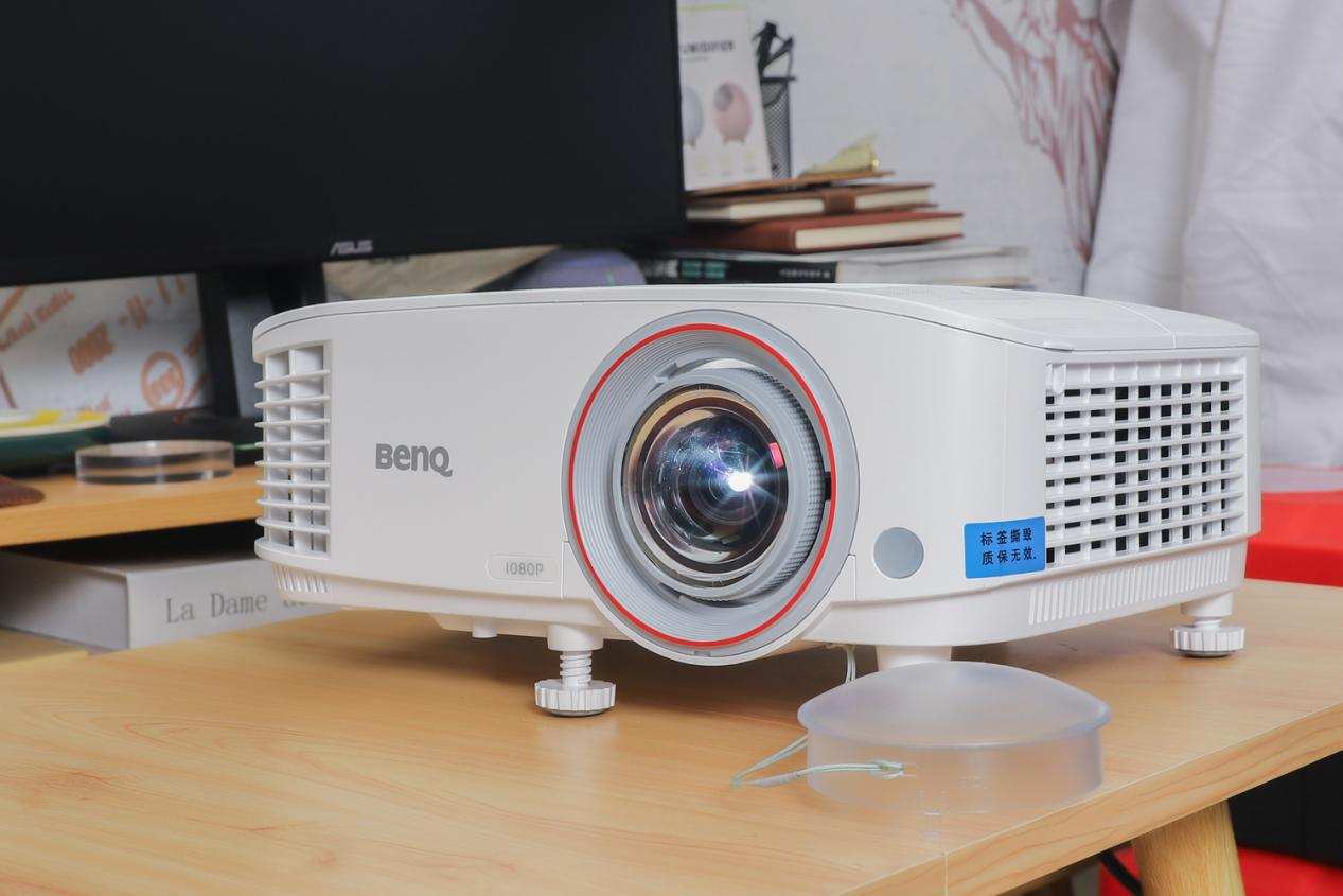 明基适合白天的投影仪选哪款,千万别买300的投影机