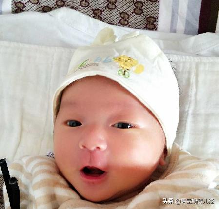 医院照蓝光孩子遭罪吗,小婴儿照蓝光有多可怜