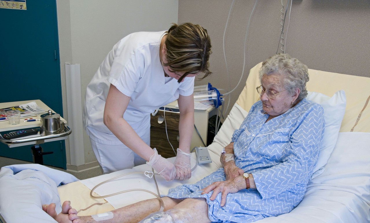 小腿肌间静脉丛血栓起病隐匿，患者通常临床表现为小腿疼痛及肿胀