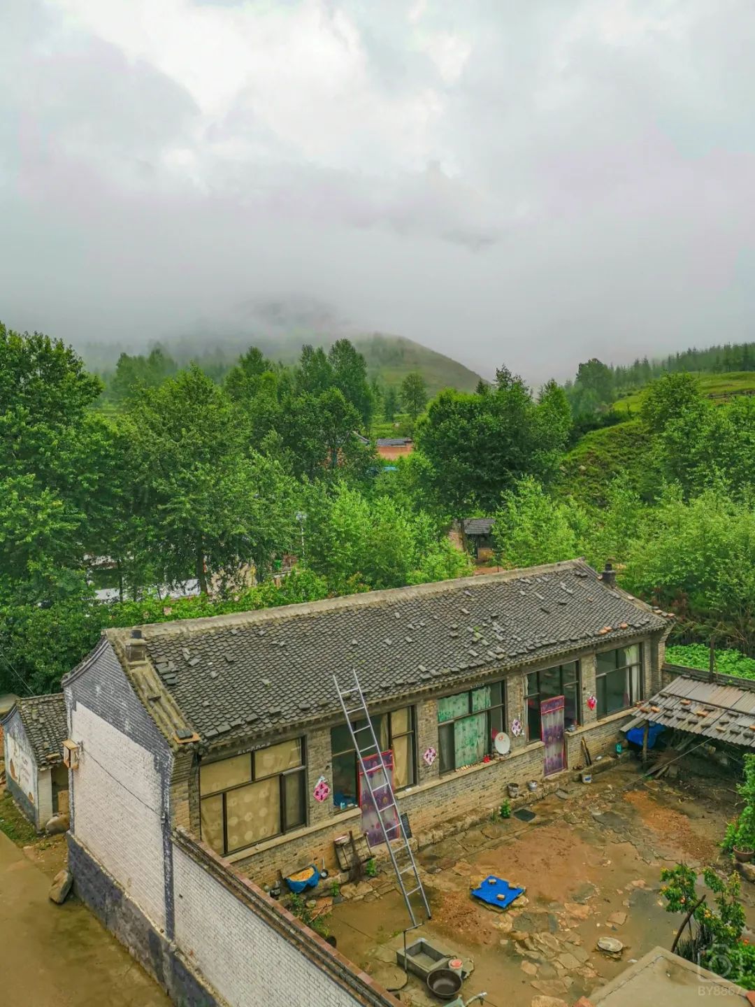 徒步穿越北驼梁完整版,穿越花海古道游记