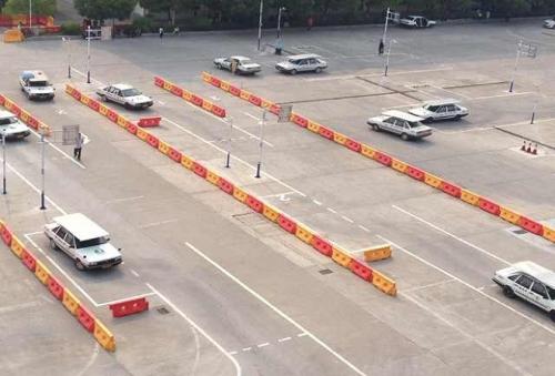 科目一快速通关技巧分享,想过科目一要记住哪些要点