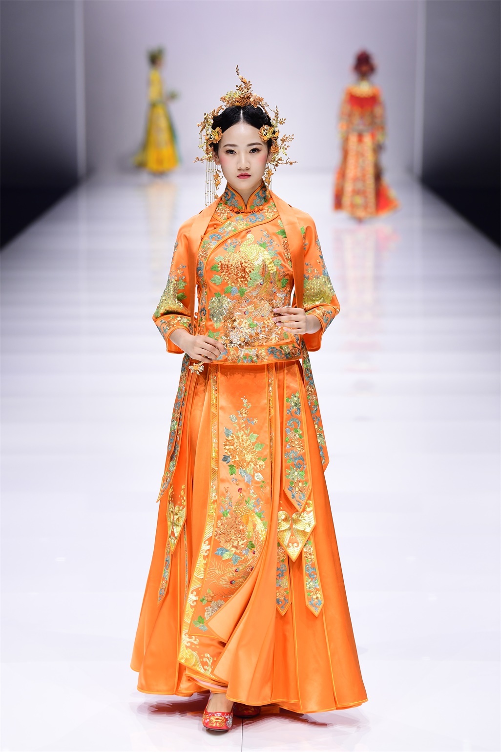 中式“新时尚”旗纪高定之美，上海时装周完美演绎