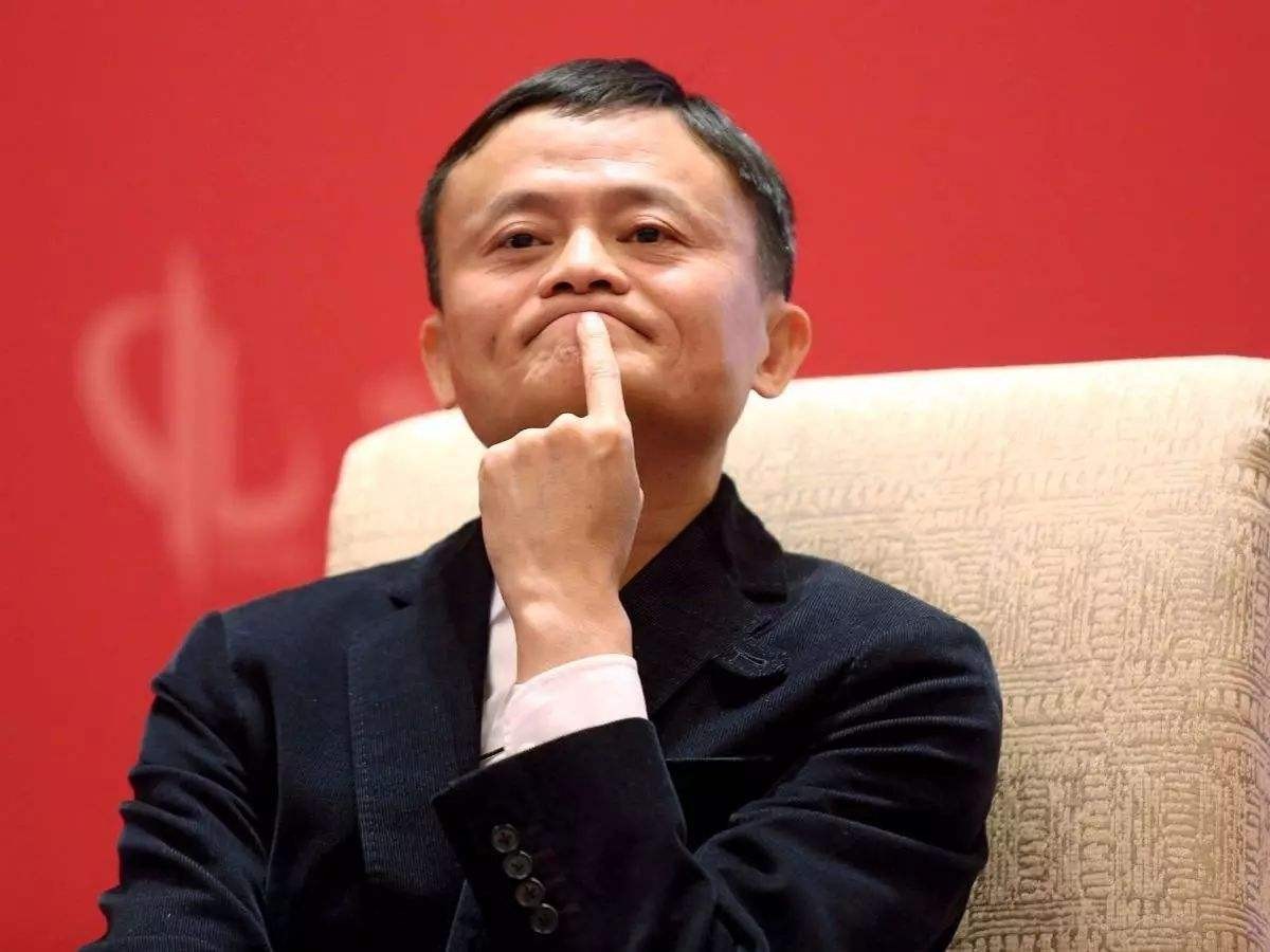 阿里市值蒸发19000亿，身家缩水717亿，湖畔大学被关停，马云别哭