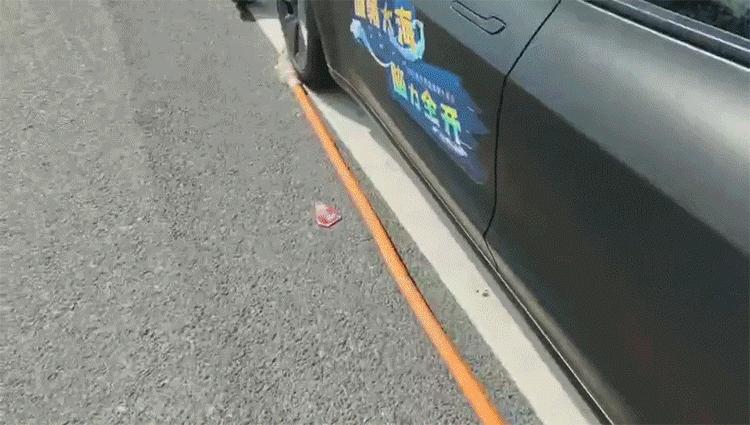 特斯拉model3没电了应急方法,特斯拉完全没电了怎么解锁充电口