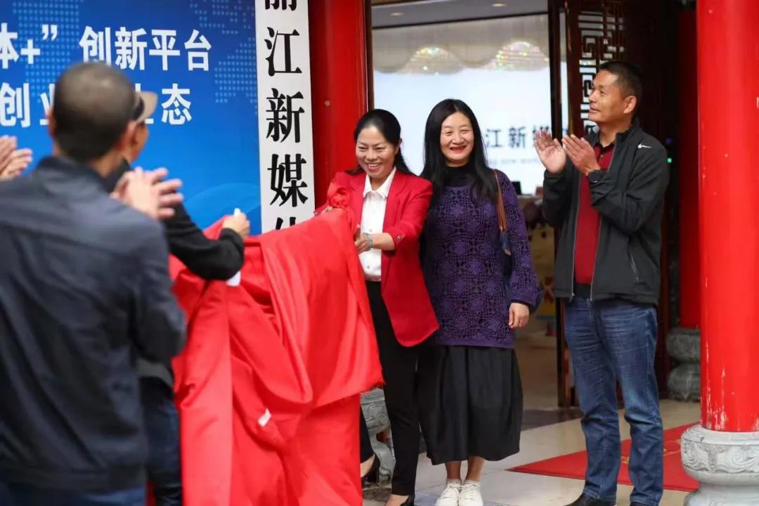 坐拥六百万粉丝博主,坐拥四百多万粉丝