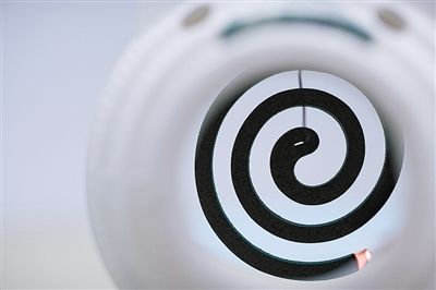 驱蚊液和灭蚊灯哪个驱蚊效果好,驱蚊液真的有效吗哪种驱蚊液好用