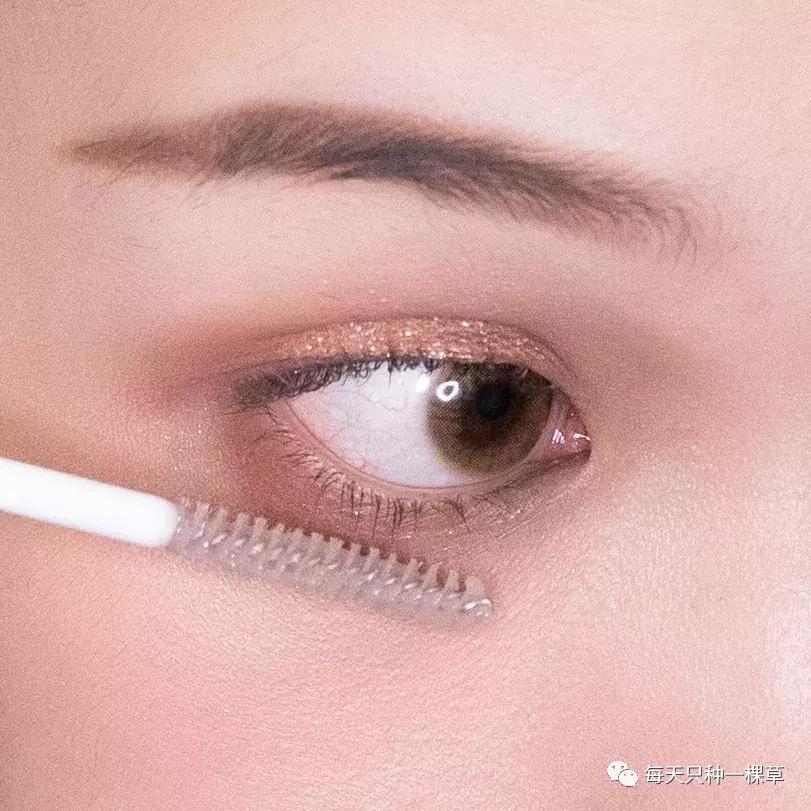 不动刀也能拥有完美五官,欧阳娜娜同款细框眼镜