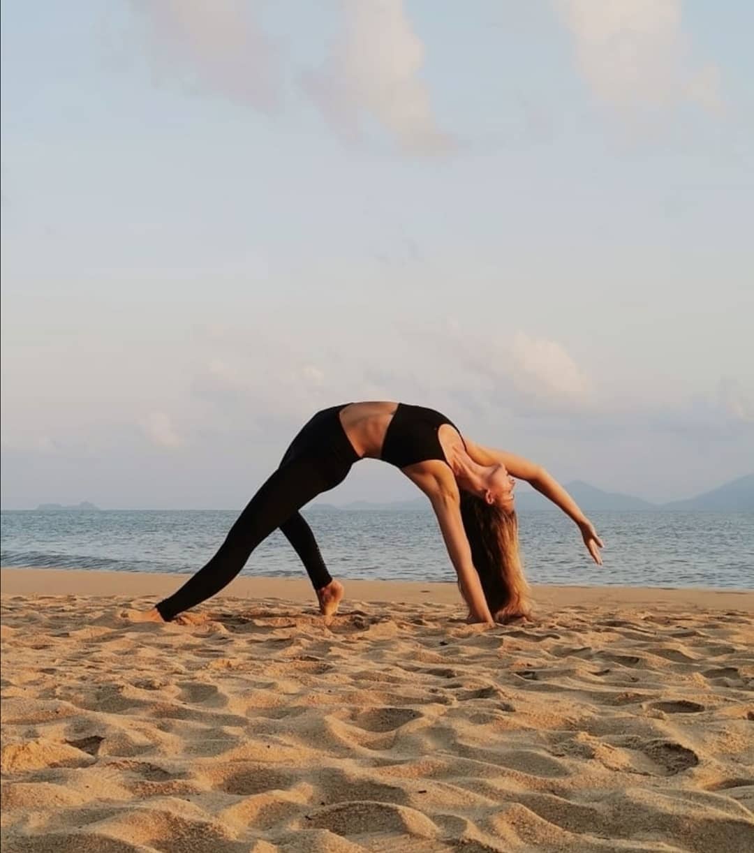 乔欣成熟黑裙写真照,乔欣最新惊艳写真