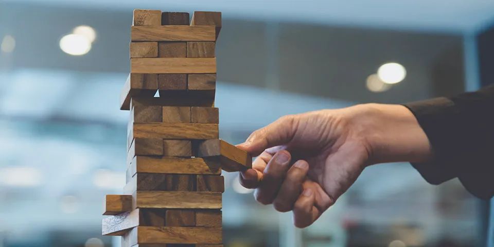 企业破产资不抵债股东承担责任吗,公司破产资不抵债还能拿到工资么