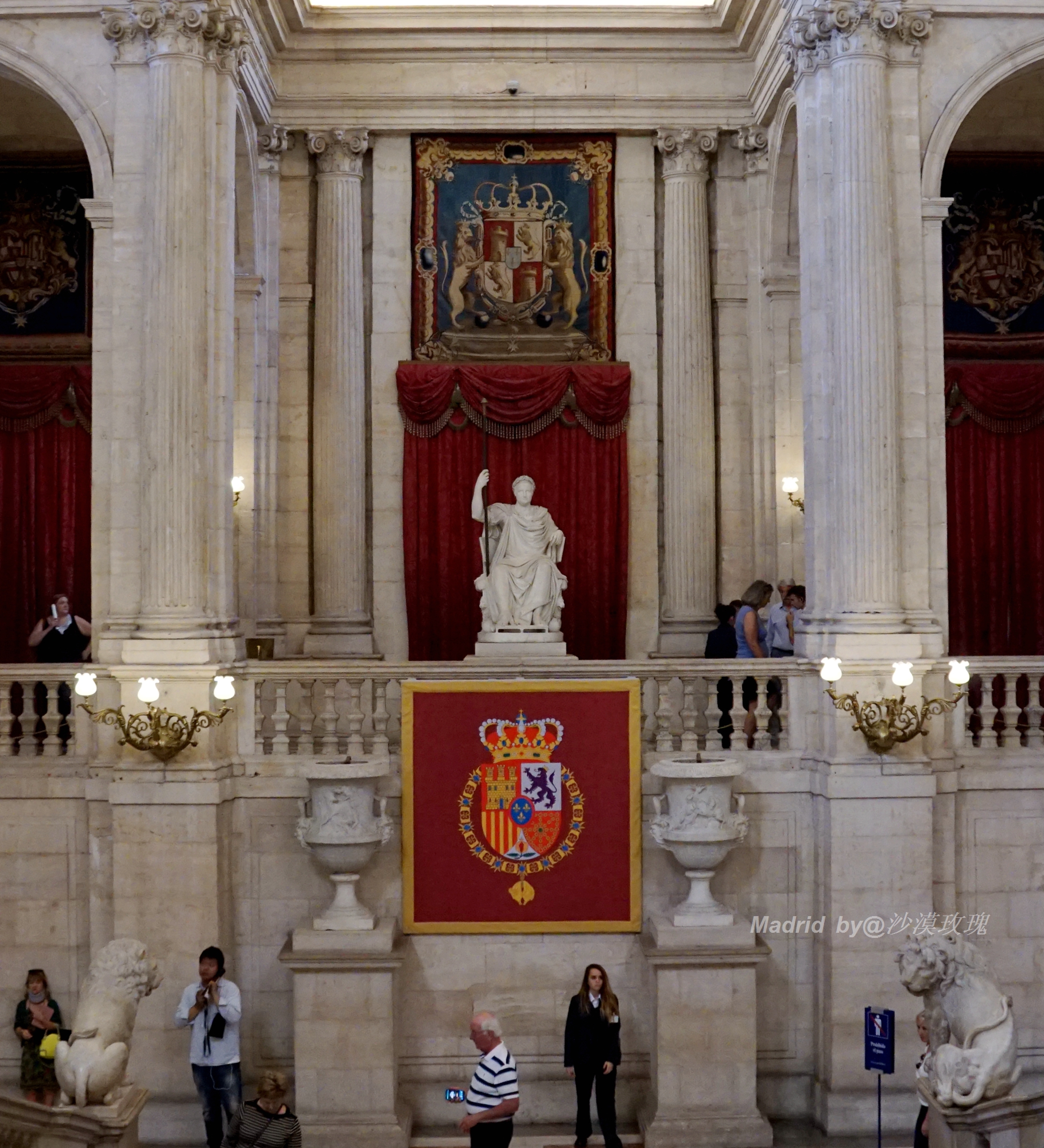 仿造凡尔赛宫的欧洲第三大王宫，两代国王的华丽梦想