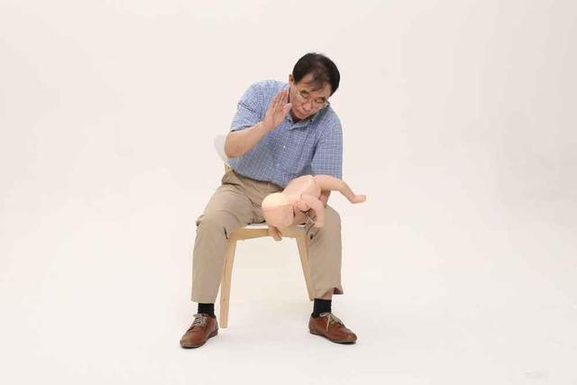 儿童吃樱桃窒息,小朋友吃樱桃不小心把核吞下去了